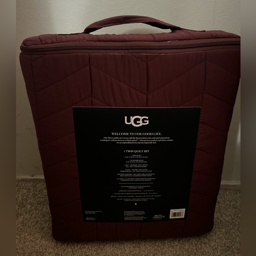 UGG Quilt Set - Picture 2 of 2